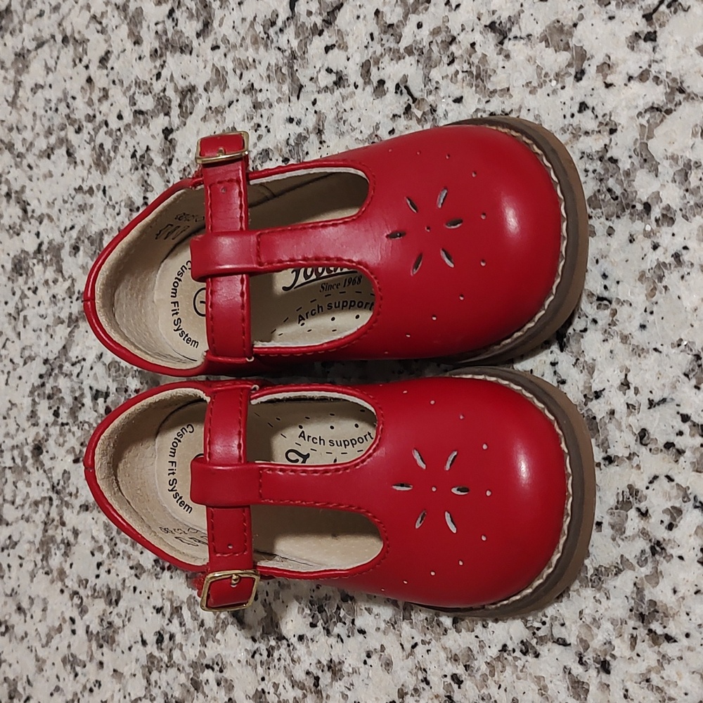 Footmates Sherry Shoes, Size 7, Red